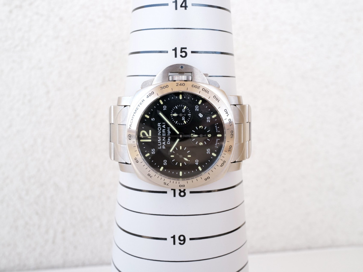 Швейцарський годинник Panerai Luminor Daylight Chronograph 44