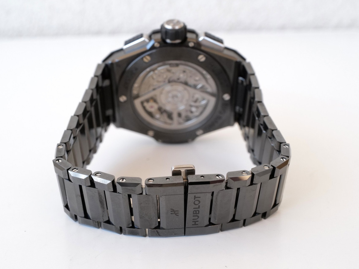 Швейцарський годинник Hublot Big Bang Integrated Black Magic 42