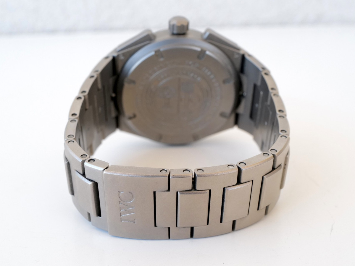 Швейцарський годинник IWC Ingenieur Chronograph AMG 42