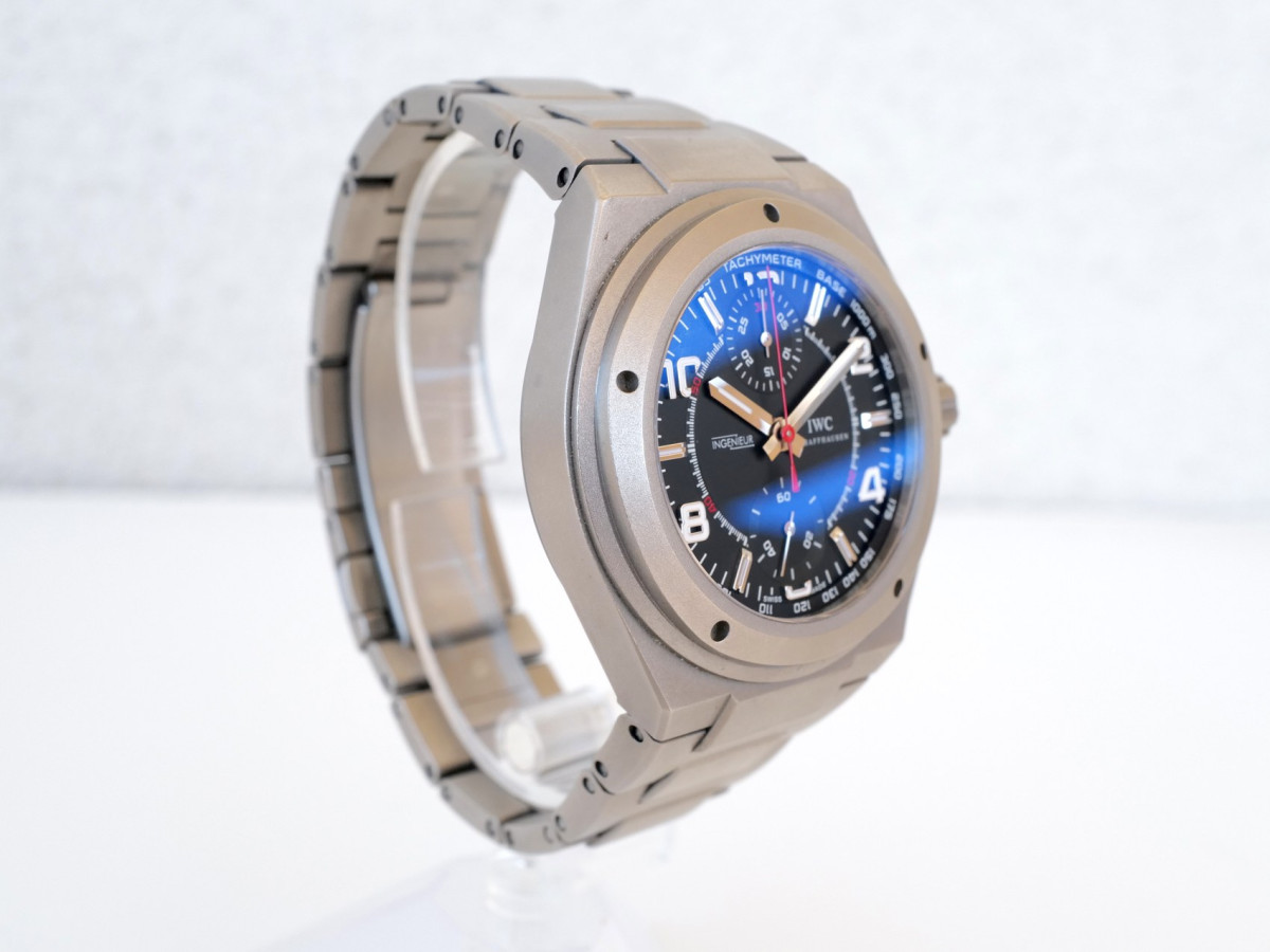 Швейцарський годинник IWC Ingenieur Chronograph AMG 42