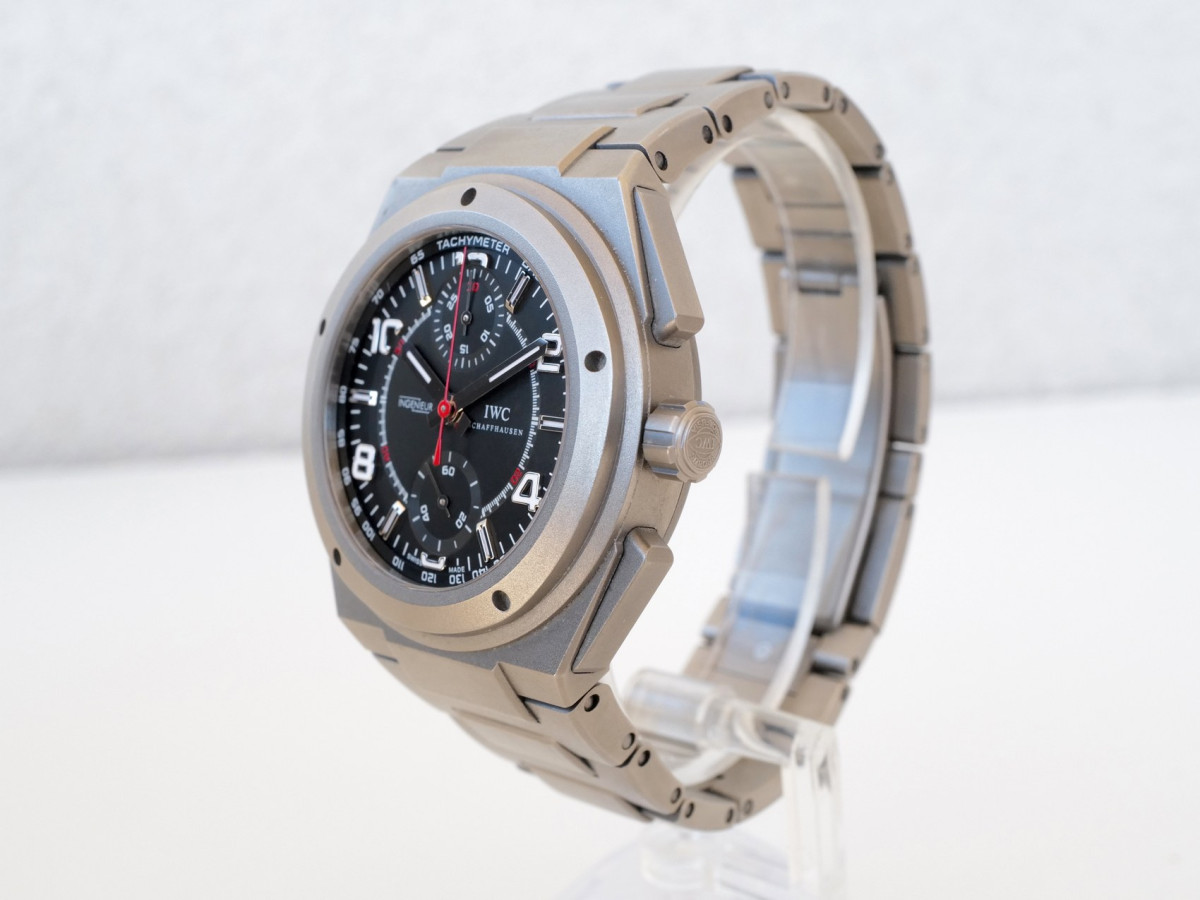 Швейцарський годинник IWC Ingenieur Chronograph AMG 42