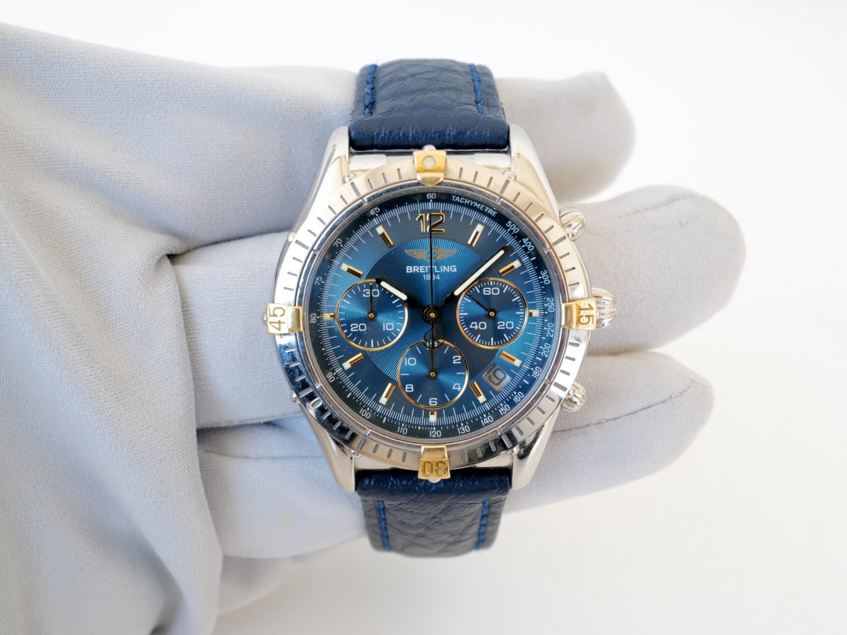 Швейцарський годинник Breitling Chrono Cockpit 37