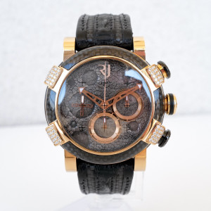 Швейцарские часы Romain Jerome Moon Dust DNA Chronograph 18K Rose Gold Diamonds Lunar Grey Dial Carbon Bezel 46