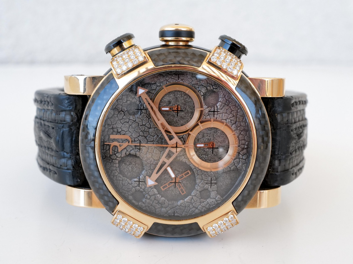 Швейцарские часы Romain Jerome Moon Dust DNA Chronograph 18K Rose Gold Diamonds Lunar Grey Dial Carbon Bezel 46