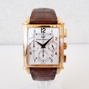 Швейцарские часы Girard-Perregaux Vintage 1945 XXL Chronograph 18K Rose Gold