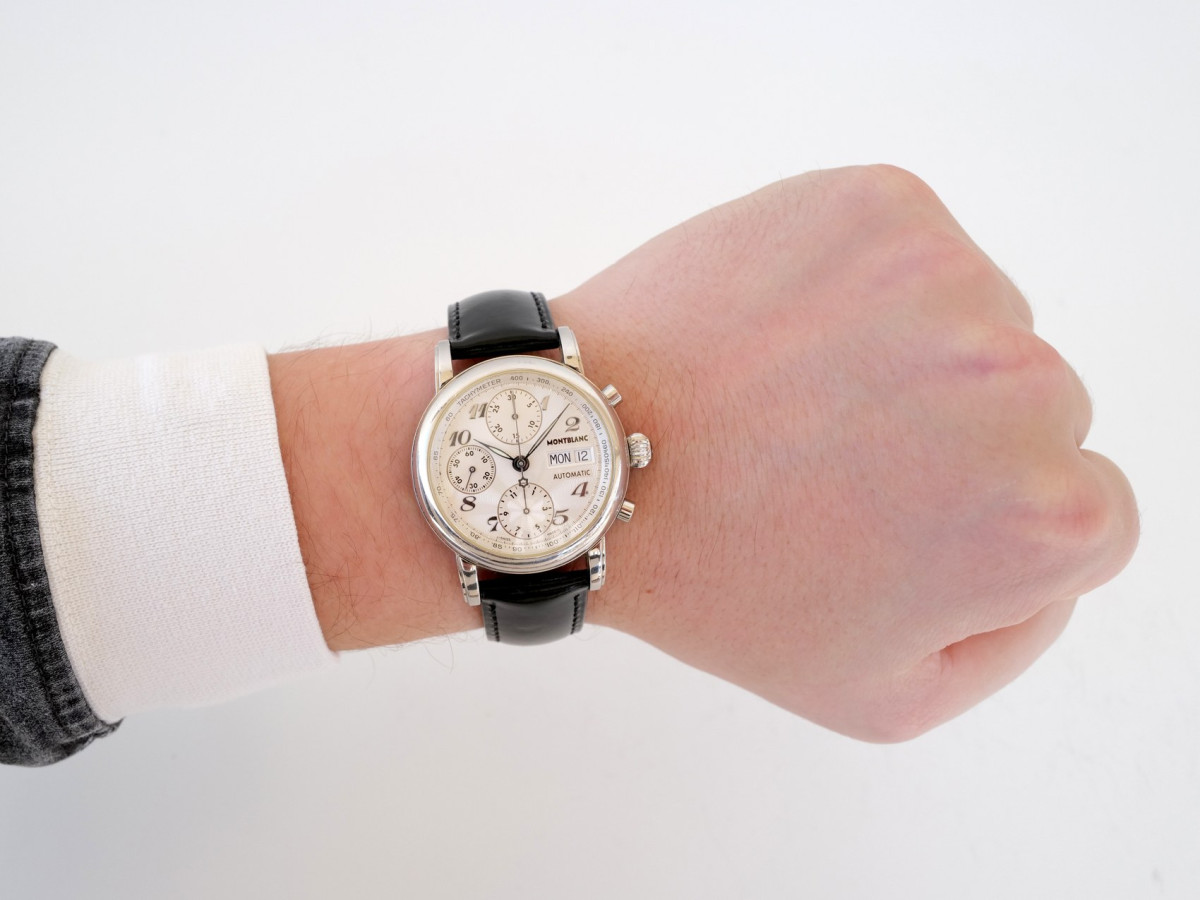 Швейцарские часы Montblanc Star XL Chronograph Automatic 38