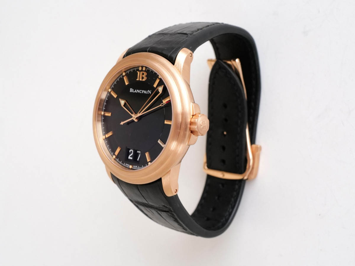 Швейцарские часы Blancpain Leman Ultra-Slim Grande Date Limited Edition 18K Rose Gold 40