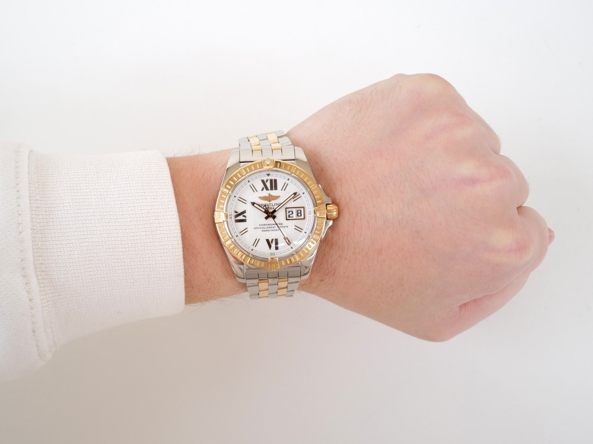 Швейцарские часы Breitling Galactic 41 Steel 18K Rose Gold White Roman Dial