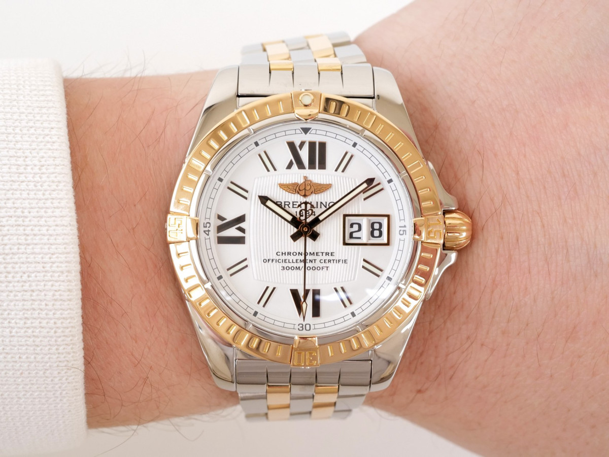 Швейцарские часы Breitling Galactic 41 Steel 18K Rose Gold White Roman Dial
