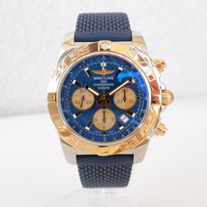 Швейцарський годинник Breitling Chronomat 44 Steel Gold Blue Dial Rubber Strap