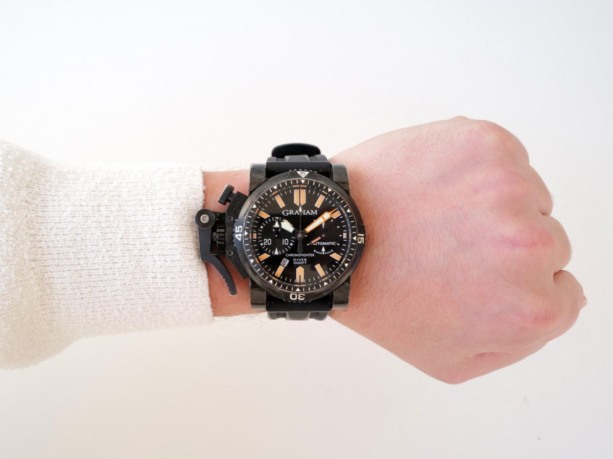 Швейцарские часы Graham Chronofighter Oversize Diver 47