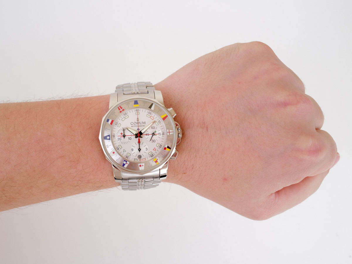 Швейцарський годинник Corum Admirals Cup Chronograph 44