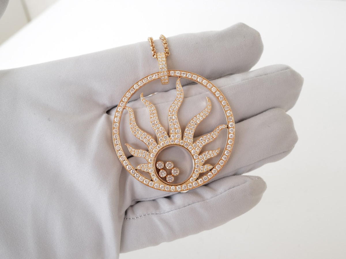 Швейцарские часы Chopard Happy Diamonds Sun Pendant 4ct