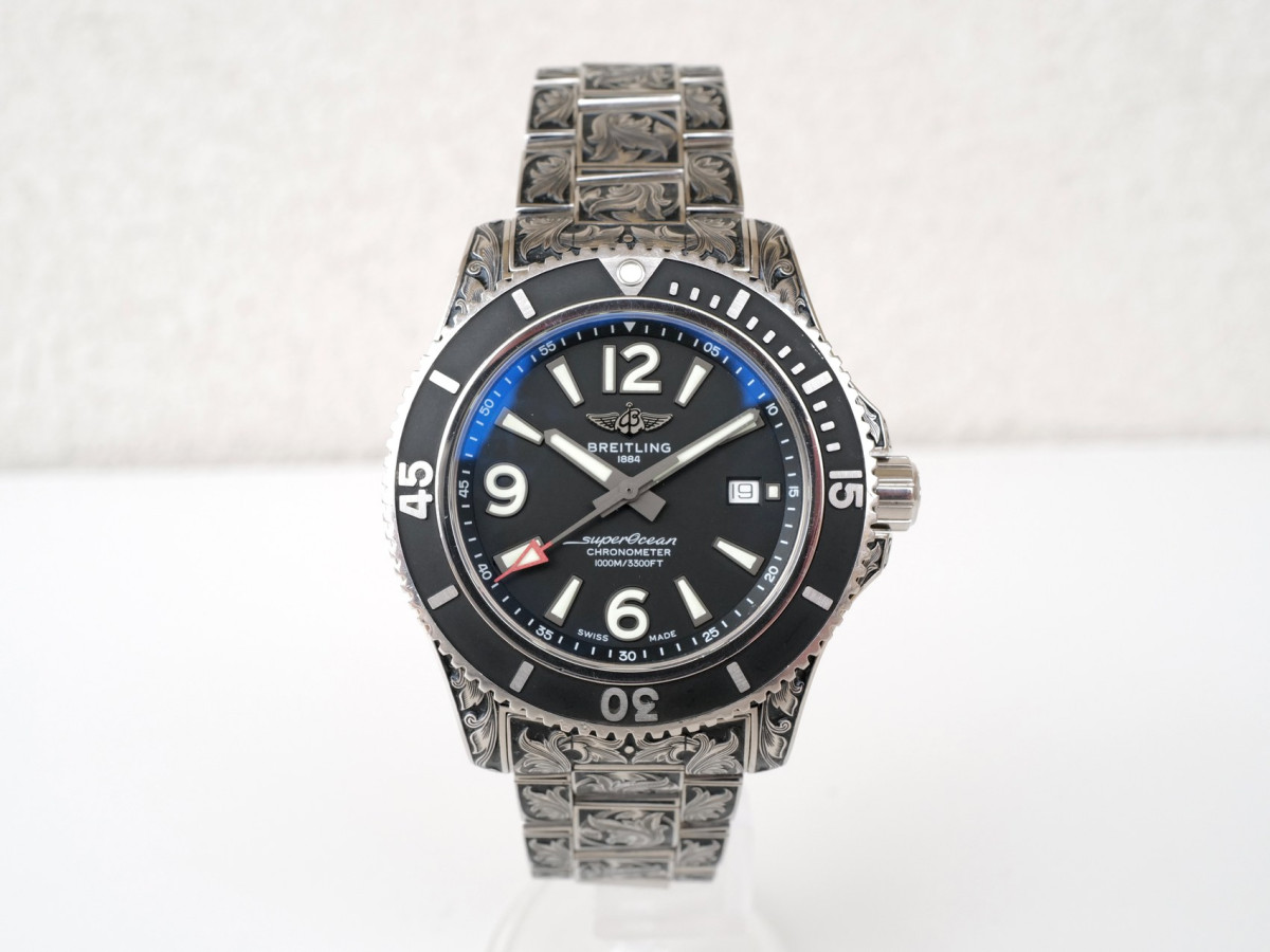 Швейцарские часы Breitling Superocean 44 Automatic Handmade Engraving