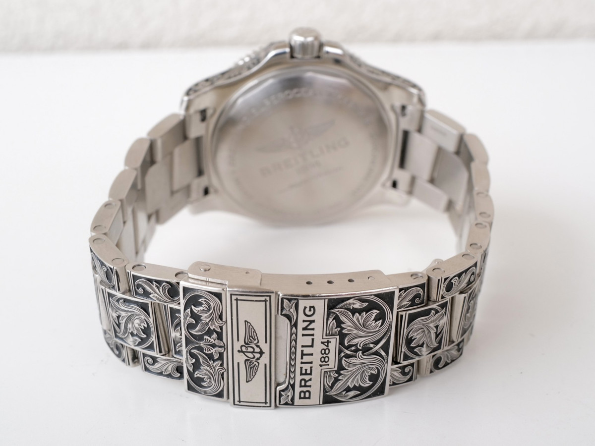Швейцарские часы Breitling Superocean 44 Automatic Handmade Engraving