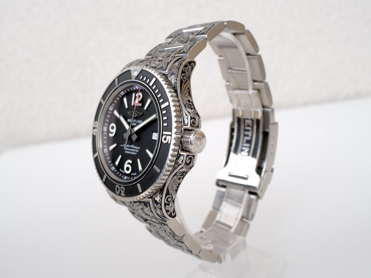 Швейцарские часы Breitling Superocean 44 Automatic Handmade Engraving