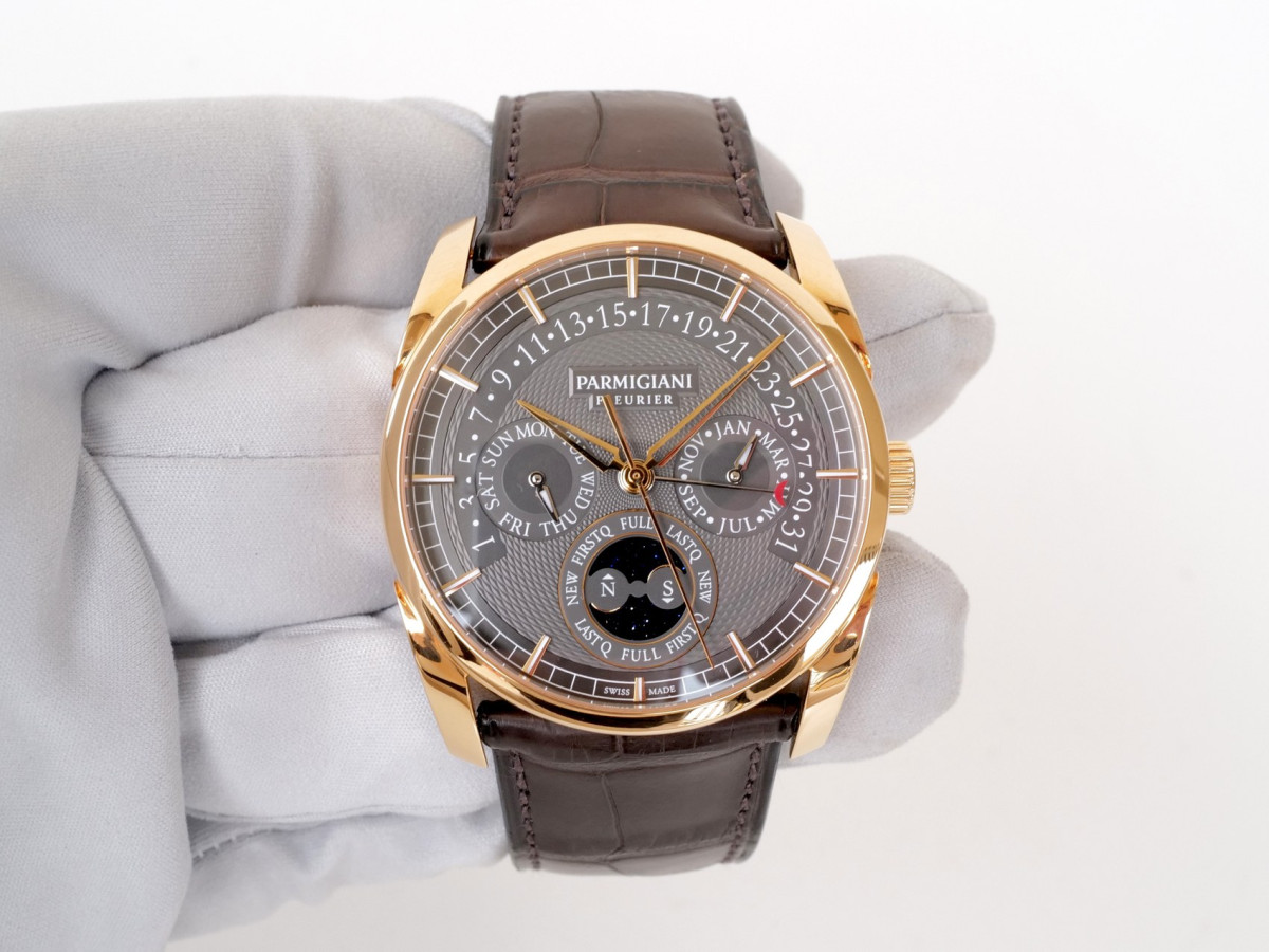 Swiss watch Parmigiani Fleurier Tonda Annual Calendar 18K Rose Gold 40