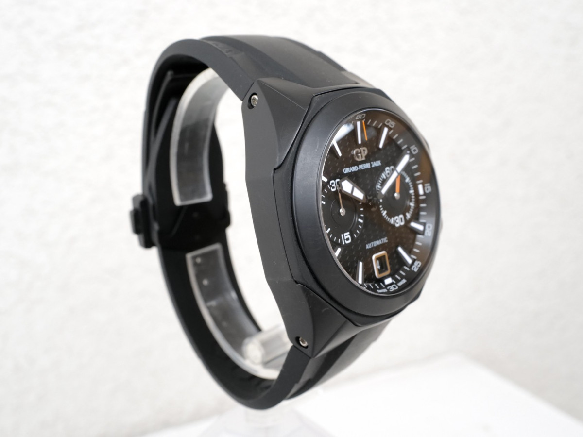 Швейцарские часы Girard Perregaux Chrono Hawk Black Ceramic 44