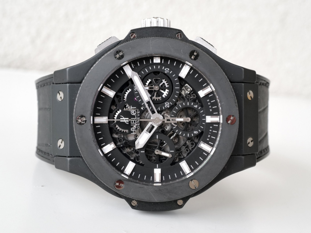Швейцарские часы Hublot Big Bang Aero Bang Black Magic 44