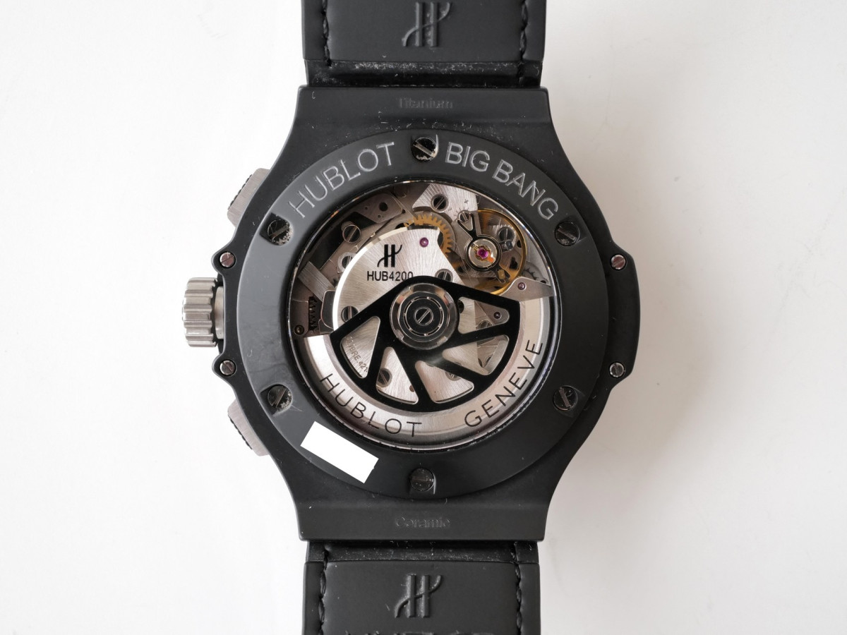 Швейцарские часы Hublot Big Bang Aero Bang Black Magic 44