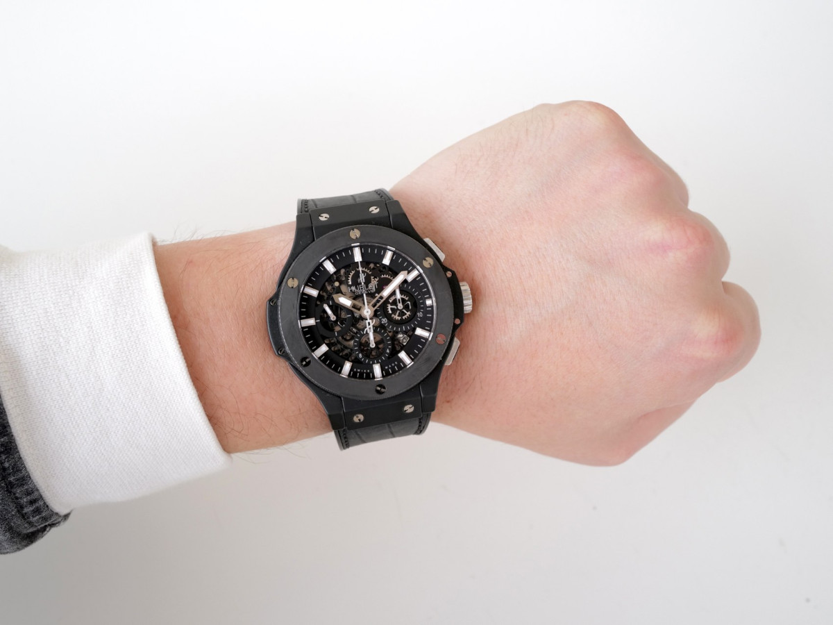 Швейцарские часы Hublot Big Bang Aero Bang Black Magic 44