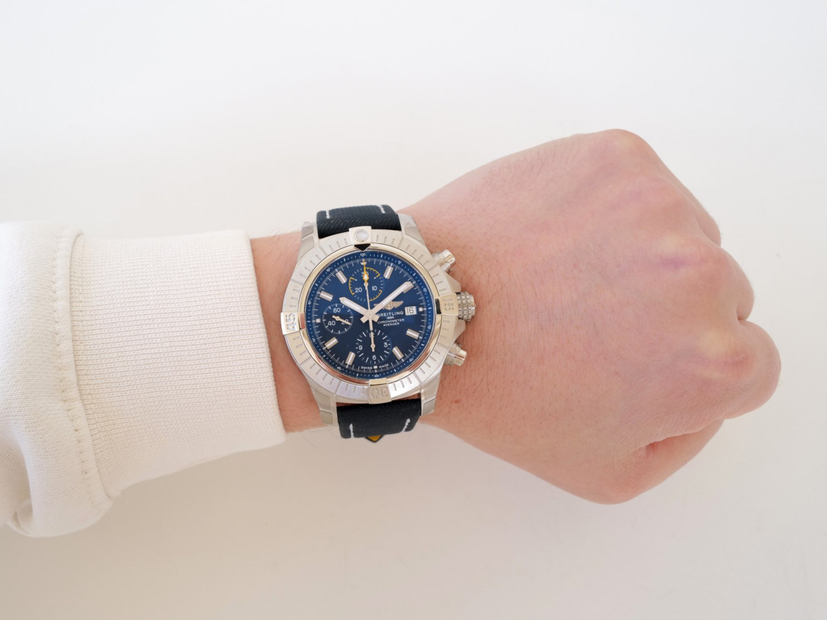 Swiss watch Breitling Avenger Chronograph Blue Dial 45