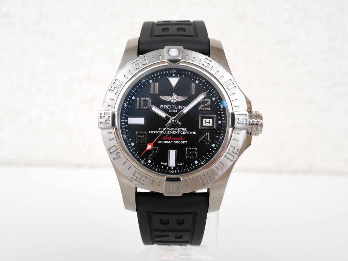 Швейцарський годинник Breitling Avenger II Seawolf Black Dial 45