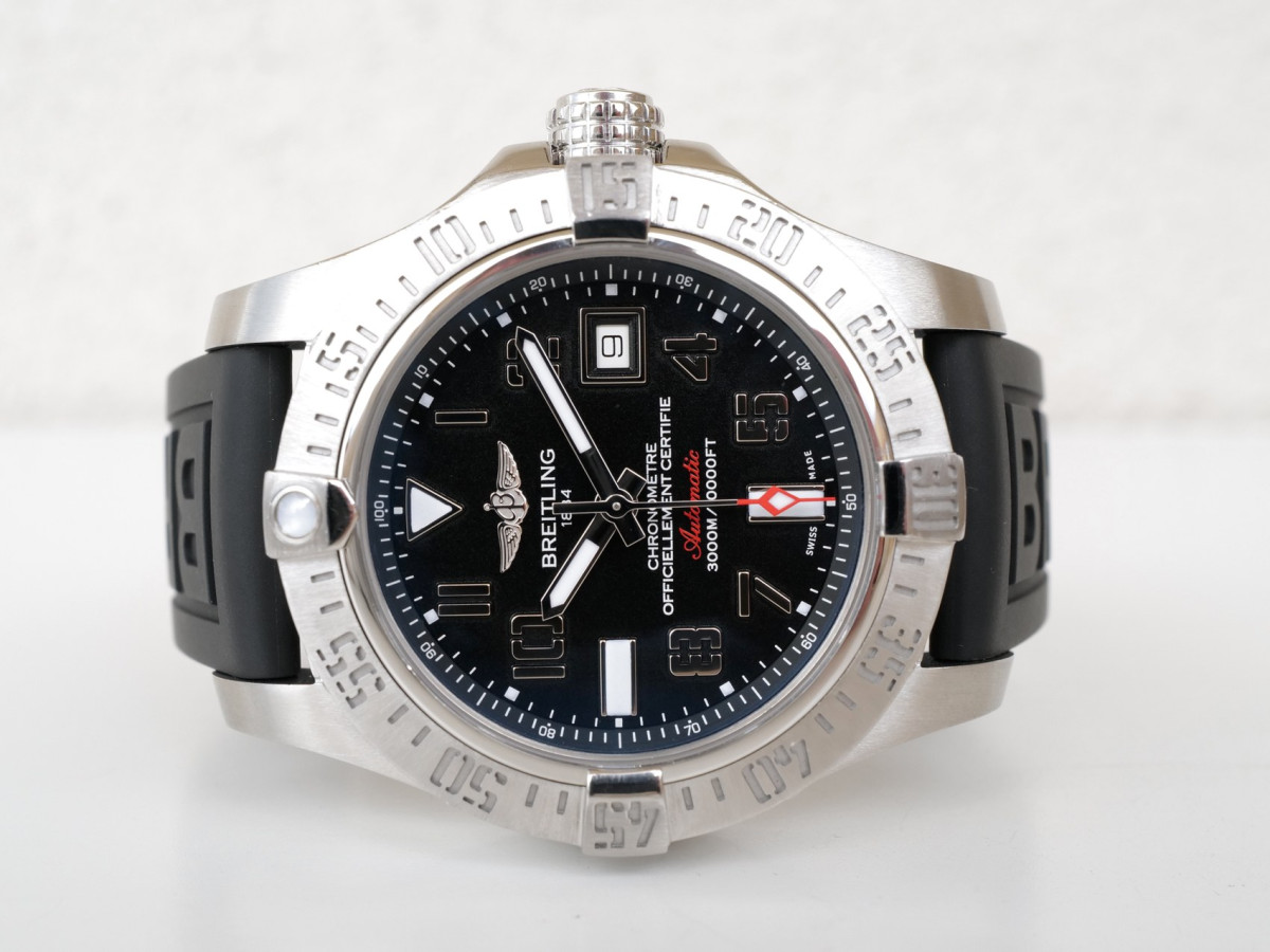 Швейцарський годинник Breitling Avenger II Seawolf Black Dial 45