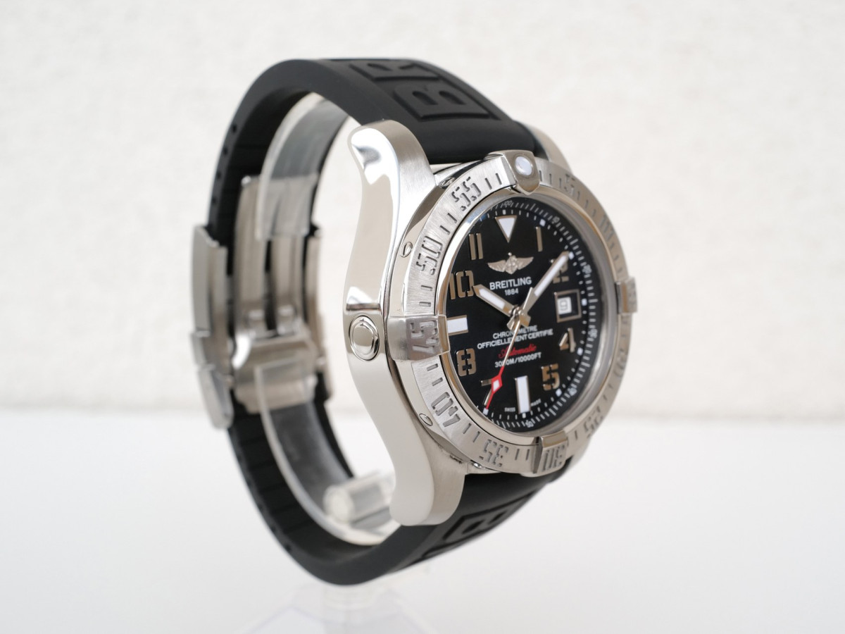 Швейцарський годинник Breitling Avenger II Seawolf Black Dial 45