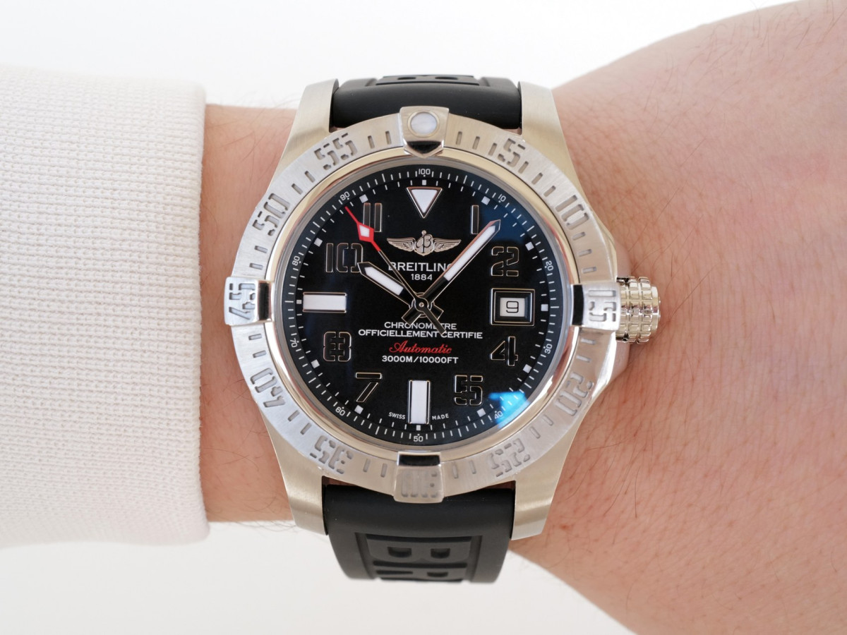 Швейцарський годинник Breitling Avenger II Seawolf Black Dial 45