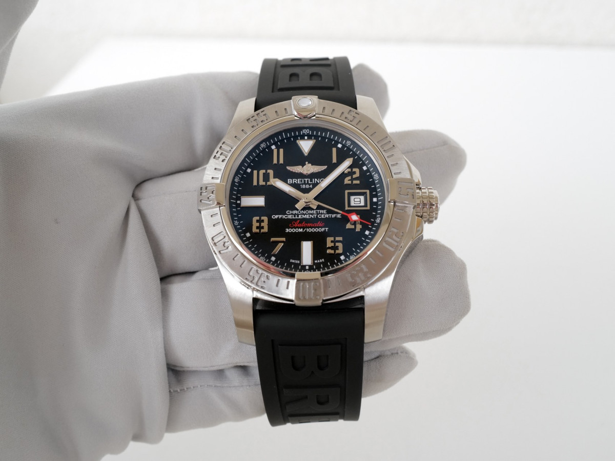 Швейцарський годинник Breitling Avenger II Seawolf Black Dial 45