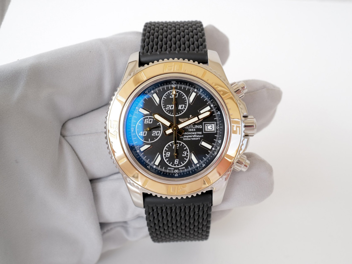 Швейцарський годинник Breitling SuperOcean Chronograph 44