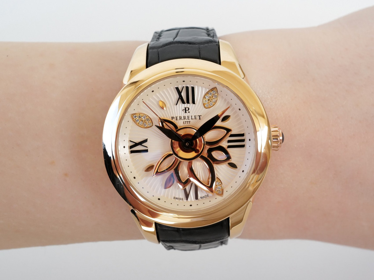 Швейцарские часы Perrelet Diamond Flower 18K Rose Gold 37