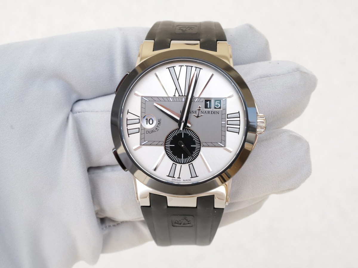 Швейцарський годинник Ulysse Nardin Executive Dual Time Black Rubber Strap Silver Dial 43