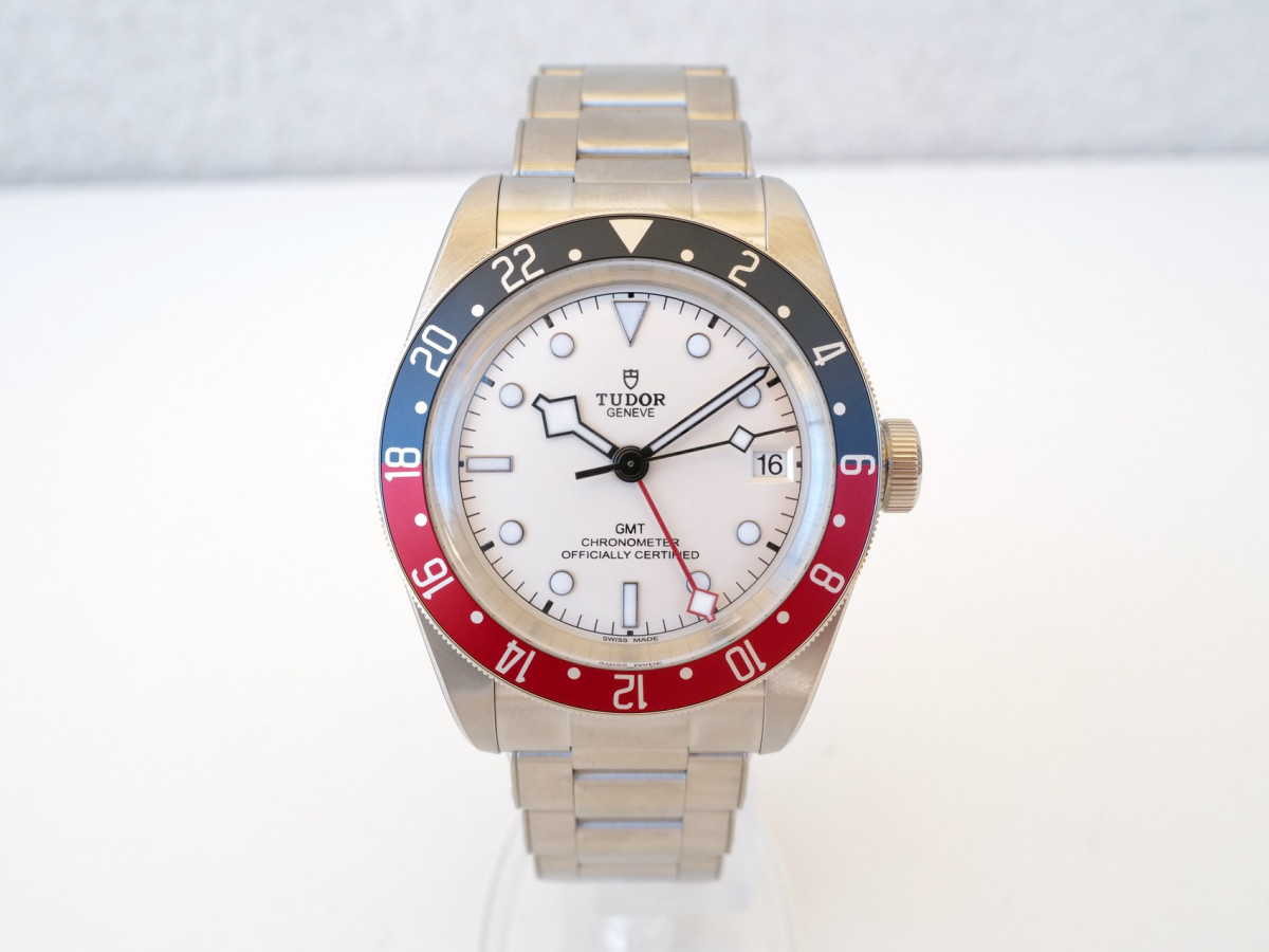 Швейцарские часы Tudor Black Bay GMT Pepsi 41