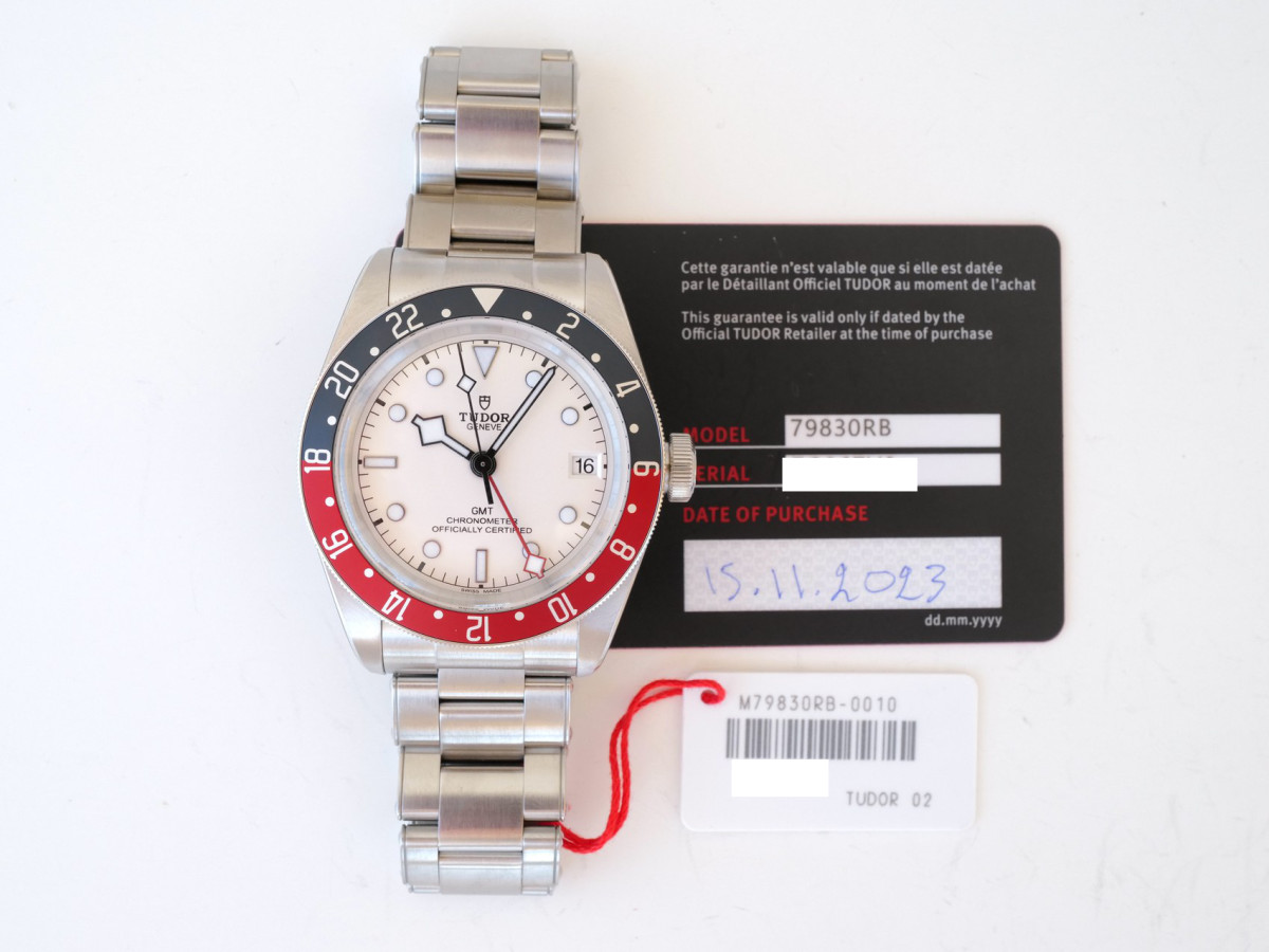 Швейцарские часы Tudor Black Bay GMT Pepsi 41