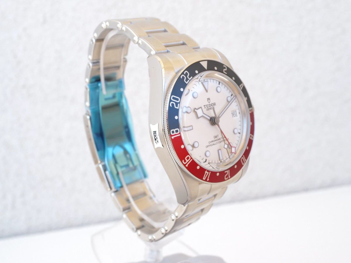 Швейцарские часы Tudor Black Bay GMT Pepsi 41