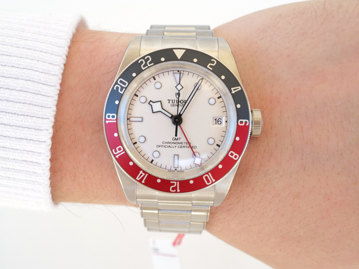 Швейцарские часы Tudor Black Bay GMT Pepsi 41