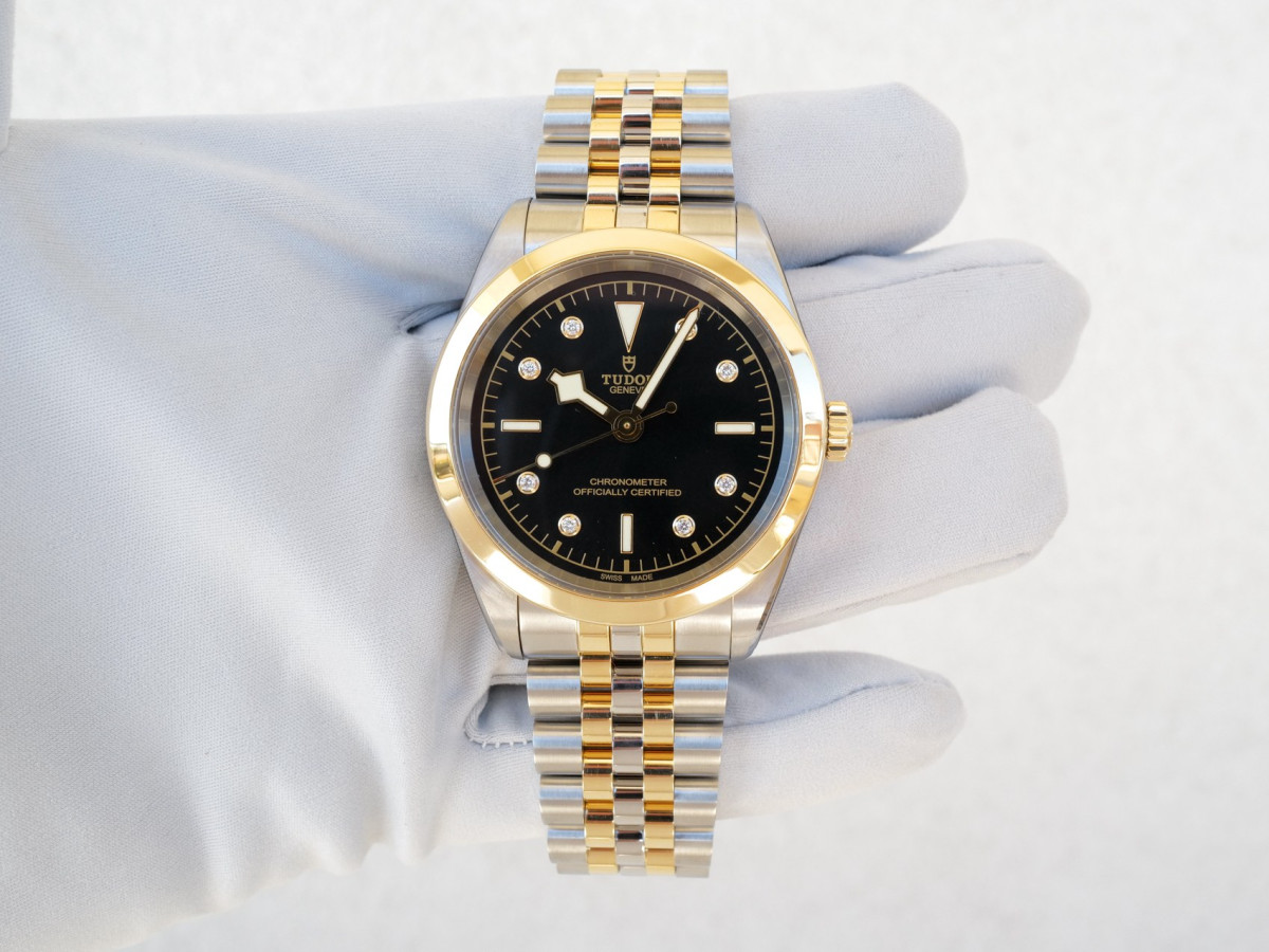 Швейцарские часы Tudor Black Bay One 41 S&G Diamond Black Dial