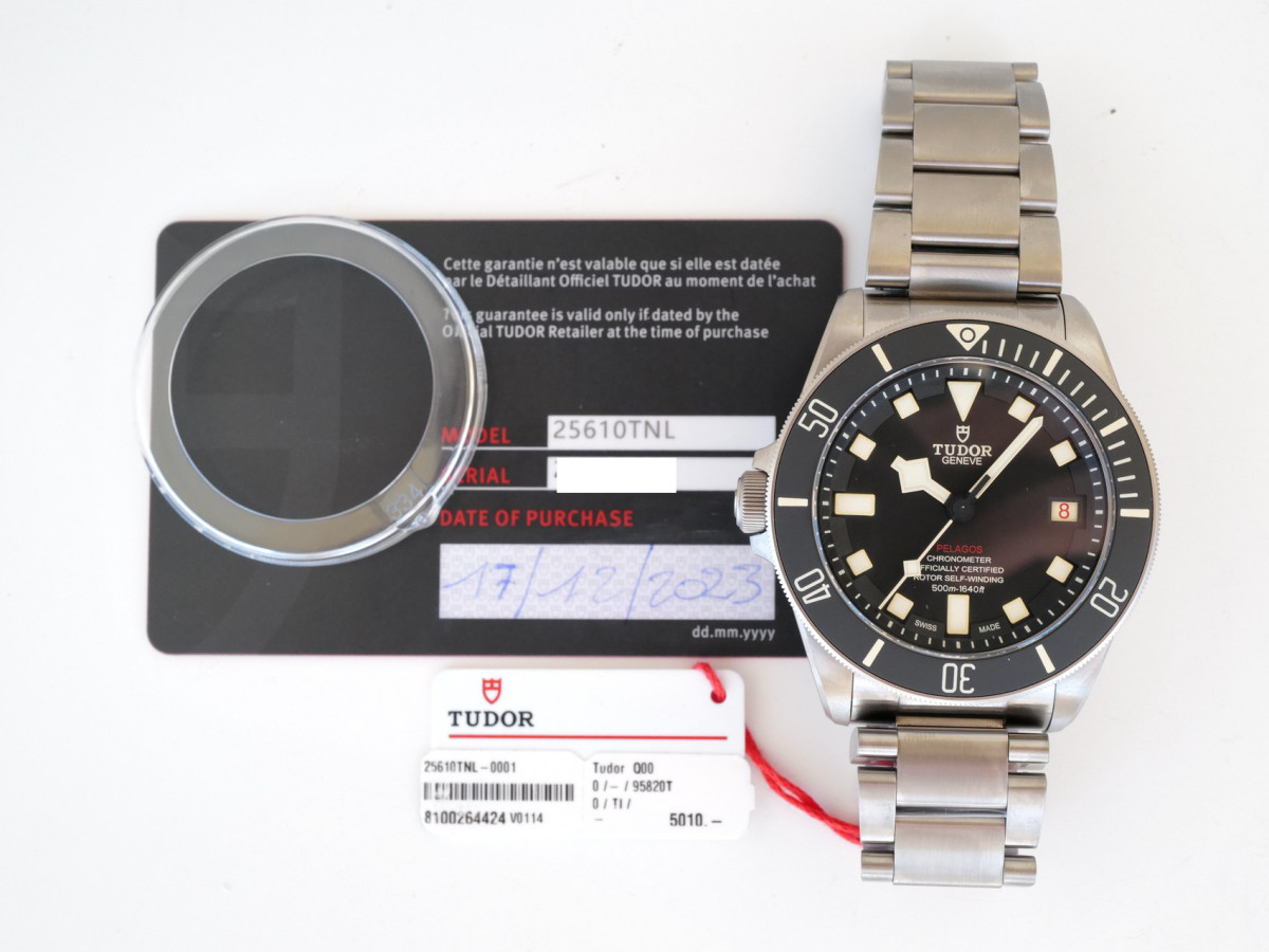 Швейцарские часы Tudor Pelagos LHD Lefty Titanium Black Dial 42