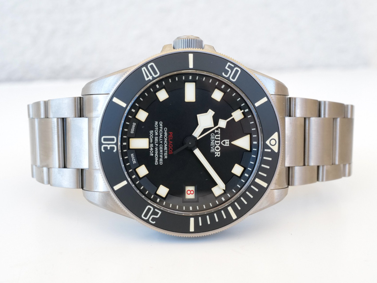 Швейцарские часы Tudor Pelagos LHD Lefty Titanium Black Dial 42