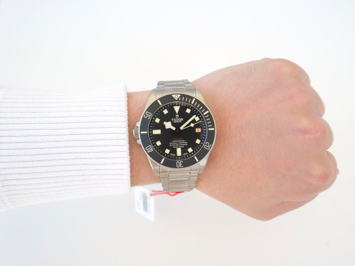 Швейцарские часы Tudor Pelagos LHD Lefty Titanium Black Dial 42