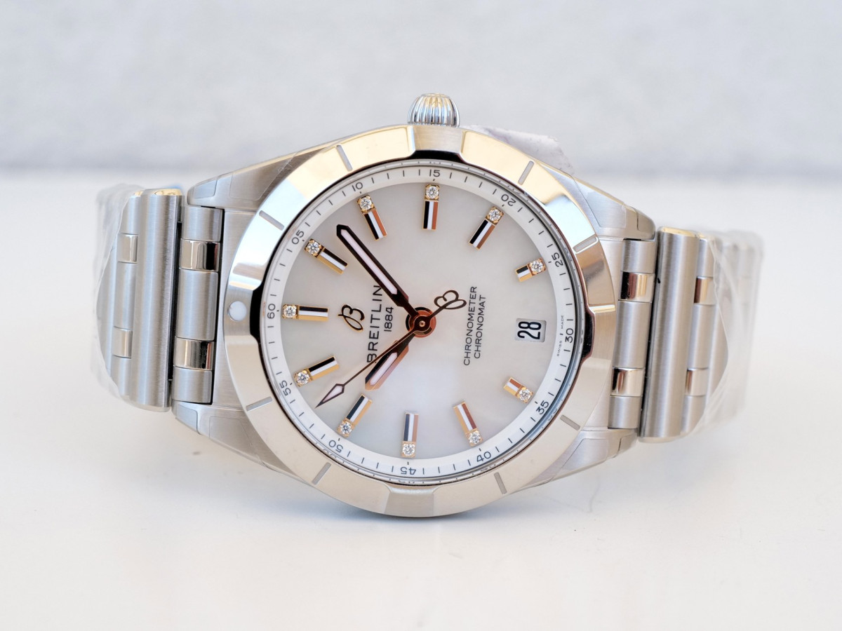 Швейцарський годинник Breitling Chronomat 32 MOP Diamond Dial