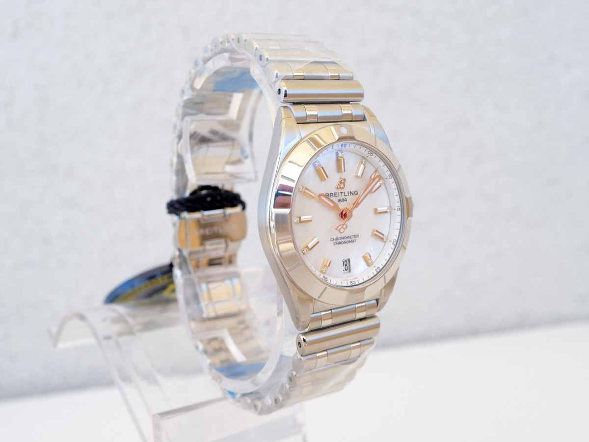 Швейцарський годинник Breitling Chronomat 32 MOP Diamond Dial