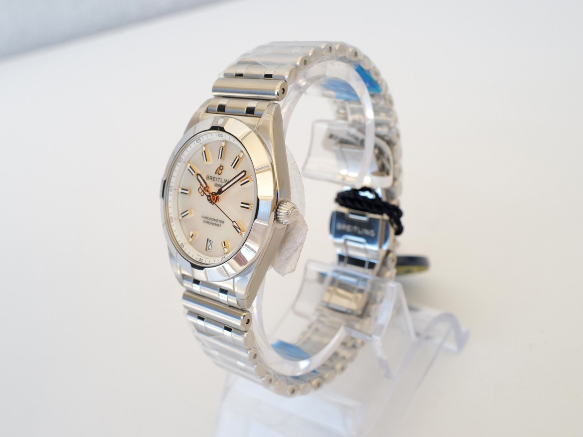 Швейцарський годинник Breitling Chronomat 32 MOP Diamond Dial