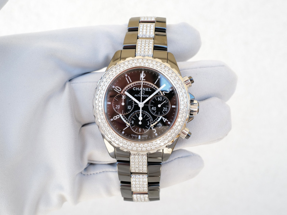 Швейцарський годинник Chanel J12 Chronograph Black Ceramic Diamonds 6,27ct 41
