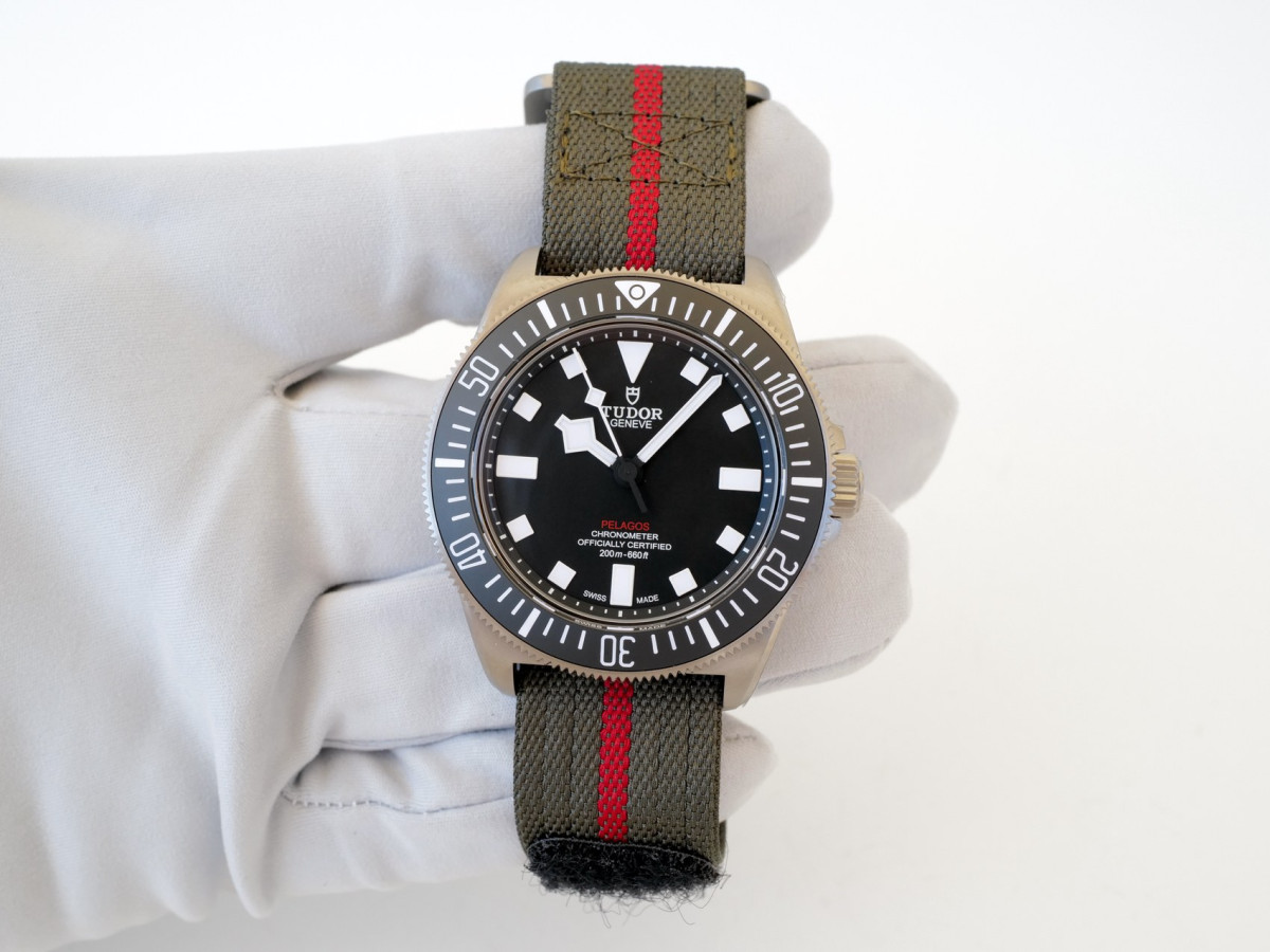Швейцарские часы Tudor Pelagos FXD Titanium 42