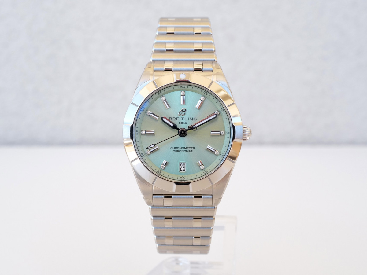 Швейцарський годинник Breitling Chronomat 32 Green Diamond Dial