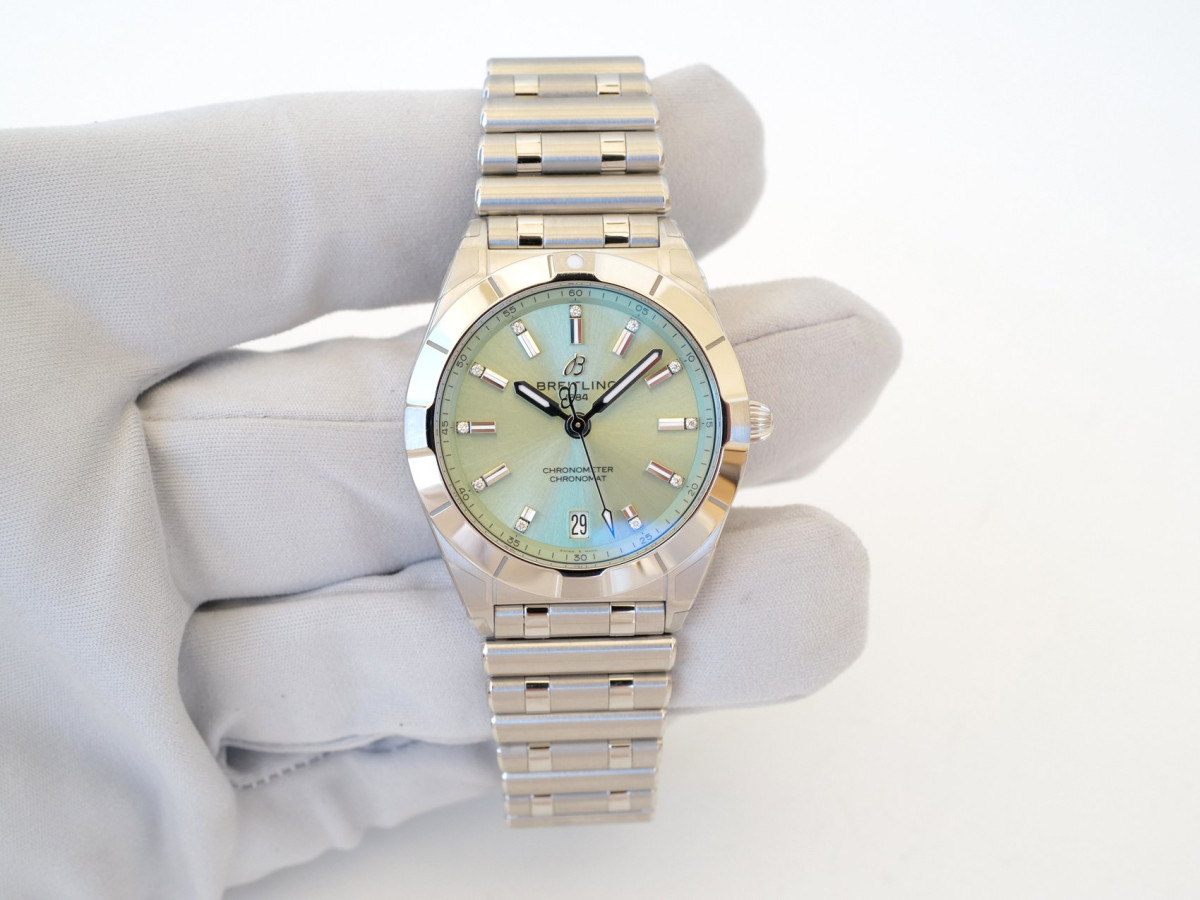 Швейцарський годинник Breitling Chronomat 32 Green Diamond Dial