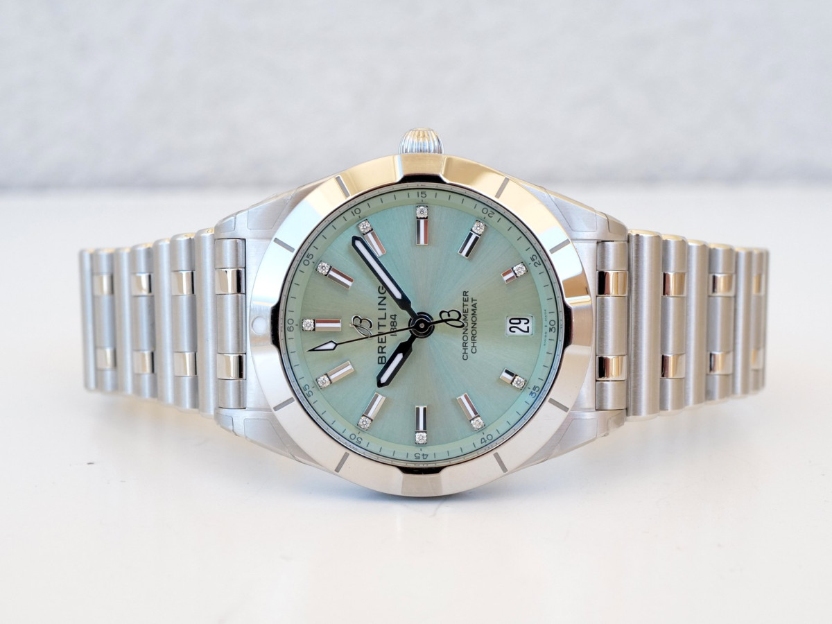 Швейцарський годинник Breitling Chronomat 32 Green Diamond Dial